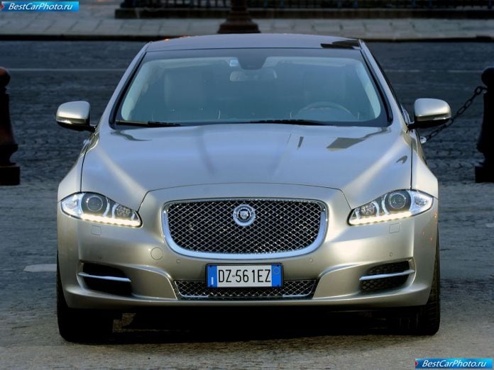 2010 Jaguar Xj - фотография 42 из 92
