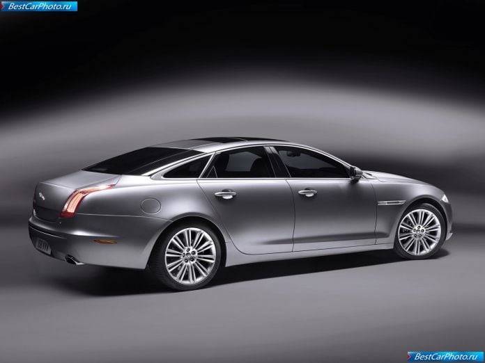 2010 Jaguar Xj - фотография 50 из 92