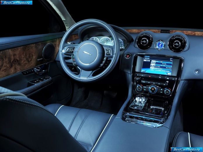 2010 Jaguar Xj - фотография 57 из 92