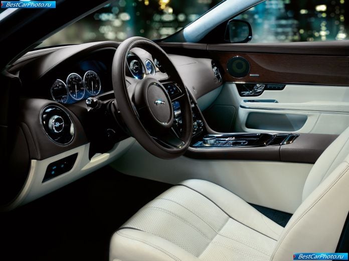 2010 Jaguar Xj - фотография 60 из 92