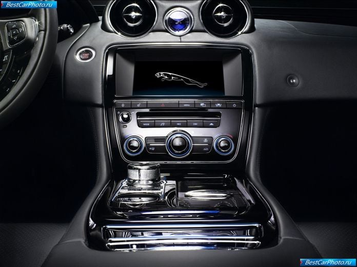 2010 Jaguar Xj - фотография 69 из 92
