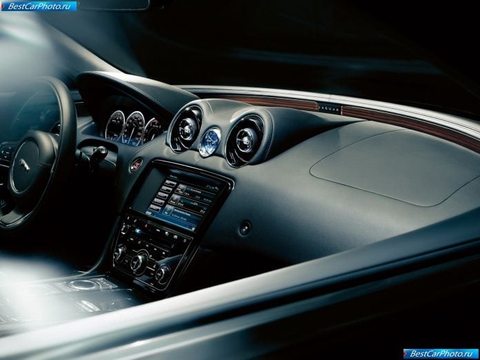 2010 Jaguar Xj - фотография 70 из 92