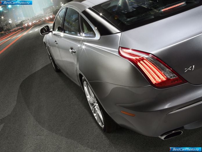 2010 Jaguar Xj - фотография 77 из 92