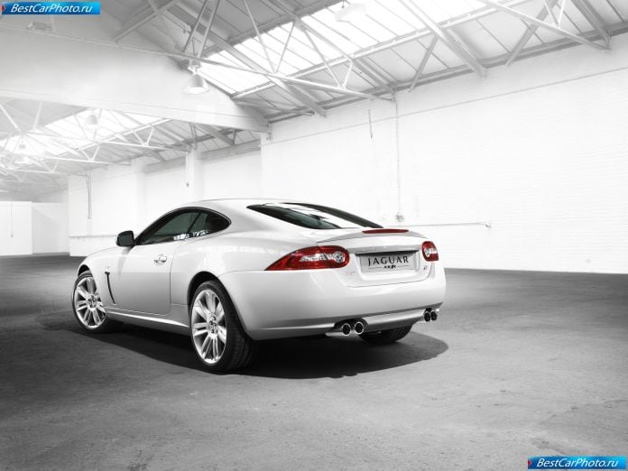 2010 Jaguar Xkr - фотография 14 из 39