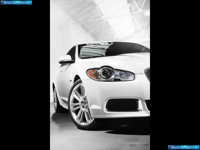2010 Jaguar Xkr - фотография 35 из 39