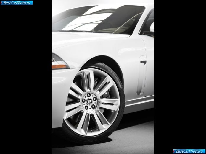 2010 Jaguar Xkr - фотография 37 из 39