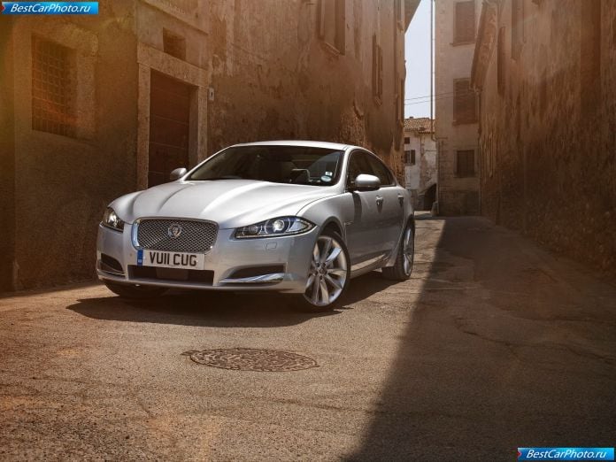 2012 Jaguar Xf - фотография 1 из 61