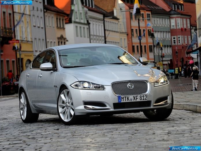 2012 Jaguar Xf - фотография 17 из 61