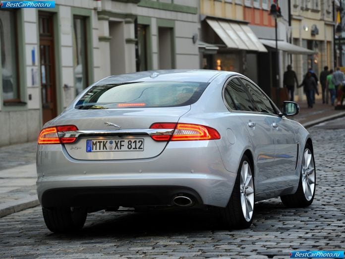 2012 Jaguar Xf - фотография 35 из 61