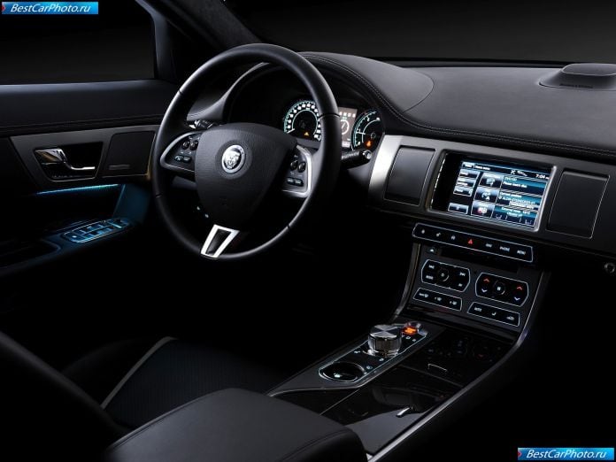 2012 Jaguar Xf - фотография 50 из 61