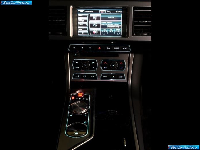 2012 Jaguar Xf - фотография 58 из 61