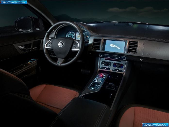 2012 Jaguar Xfr - фотография 14 из 15