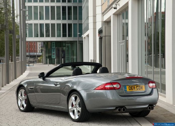 2013 Jaguar XKR Convertible - фотография 17 из 41