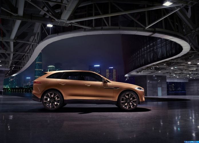 2013 Jaguar C-X17 5-Seater Concept - фотография 6 из 26