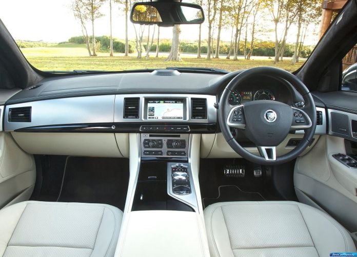 2013 Jaguar XF Sportbrake - фотография 37 из 44