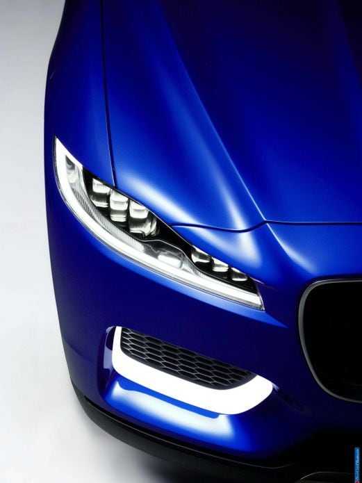 2013 Jaguar C-X17 Sports Crossover Concept - фотография 28 из 52