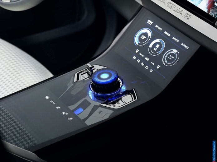 2013 Jaguar C-X17 Sports Crossover Concept - фотография 39 из 52