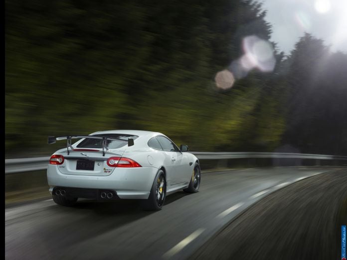 2014 Jaguar XKR-S GT - фотография 2 из 20