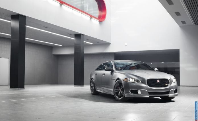 2014 Jaguar XJR - фотография 1 из 27