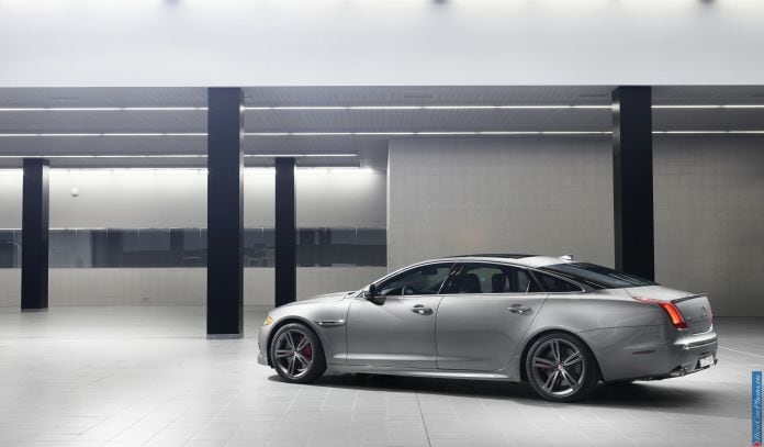 2014 Jaguar XJR - фотография 2 из 27
