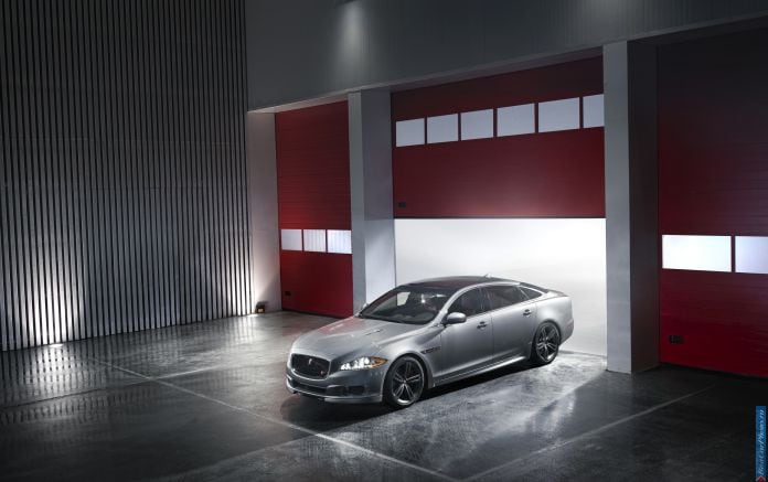 2014 Jaguar XJR - фотография 8 из 27