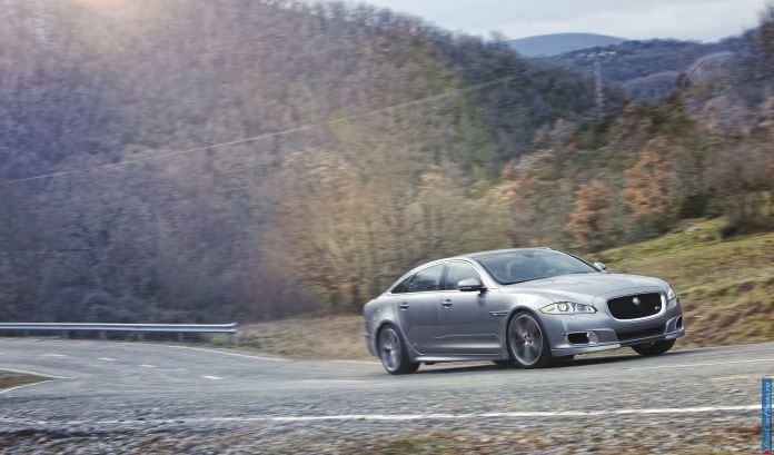 2014 Jaguar XJR - фотография 13 из 27