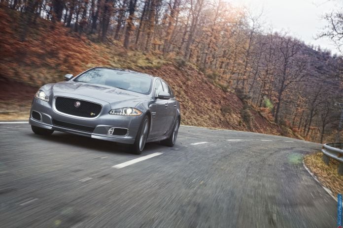 2014 Jaguar XJR - фотография 15 из 27