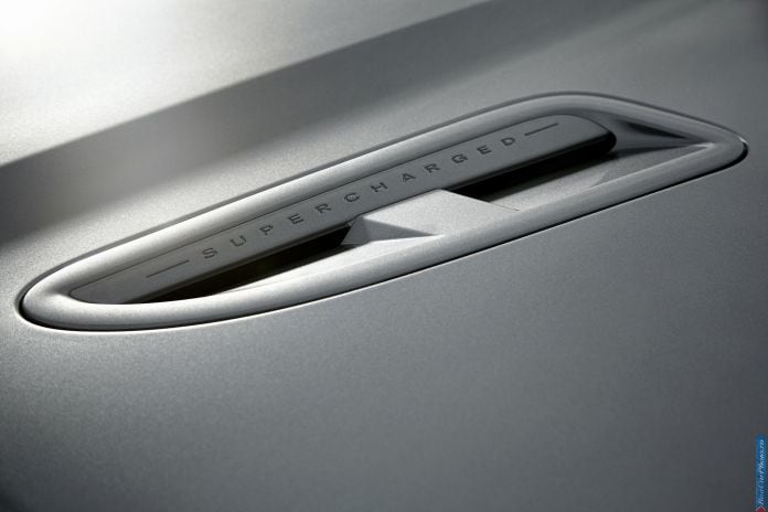 2014 Jaguar XJR - фотография 20 из 27