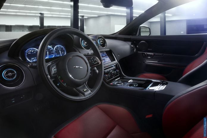 2014 Jaguar XJR - фотография 24 из 27