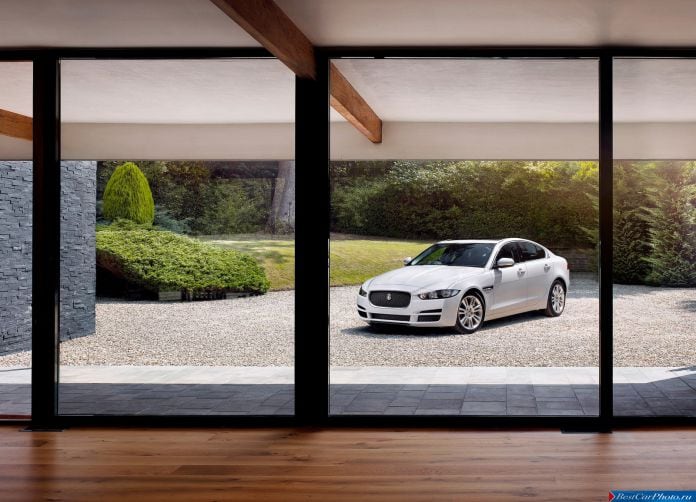 2016 Jaguar XE - фотография 2 из 70