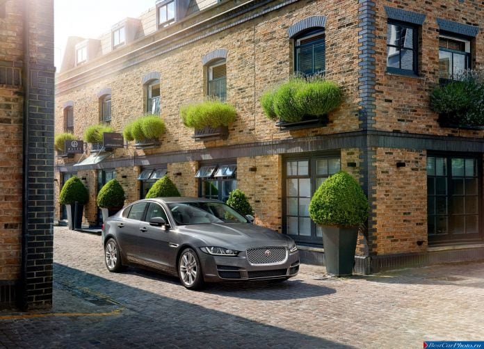 2016 Jaguar XE - фотография 3 из 70