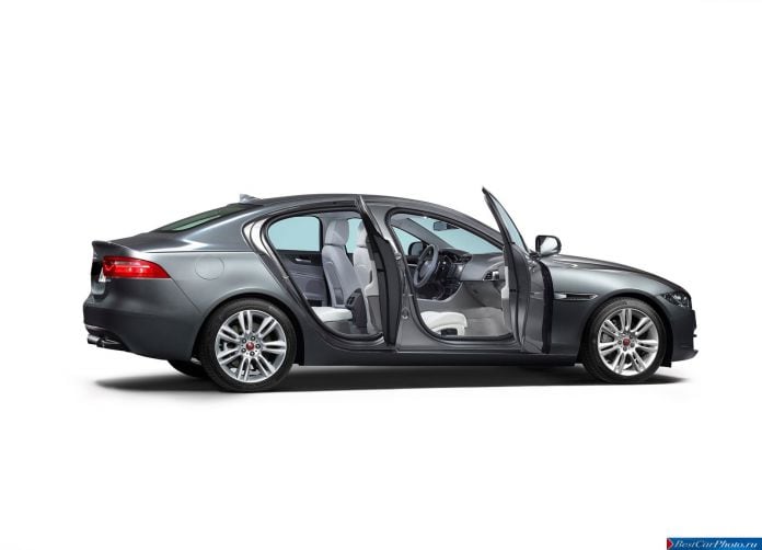 2016 Jaguar XE - фотография 37 из 70