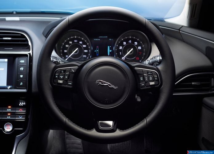 2016 Jaguar XE - фотография 51 из 70