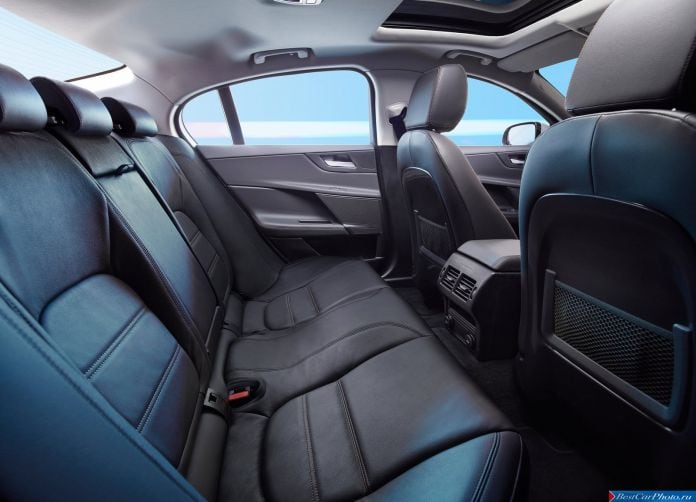 2016 Jaguar XE - фотография 56 из 70