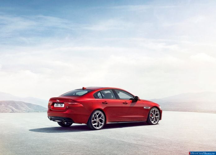 2016 Jaguar XE-S - фотография 10 из 38