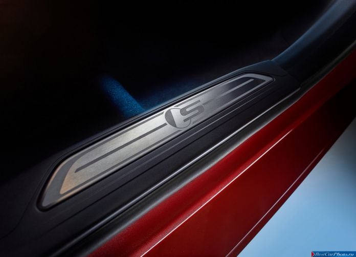 2016 Jaguar XE-S - фотография 23 из 38