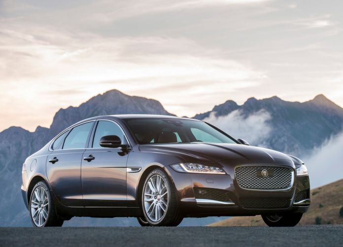 2016 Jaguar XF - фотография 1 из 232