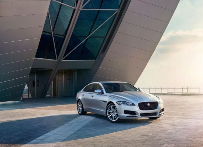 2016 Jaguar XF - фотография 10 из 232