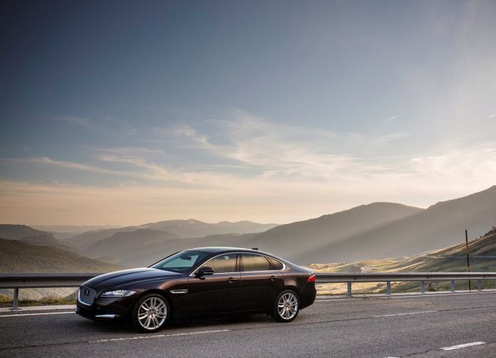 2016 Jaguar XF - фотография 14 из 232