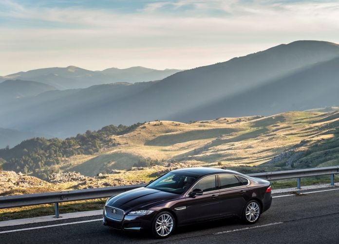 2016 Jaguar XF - фотография 21 из 232