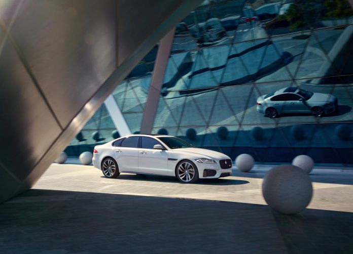 2016 Jaguar XF - фотография 26 из 232