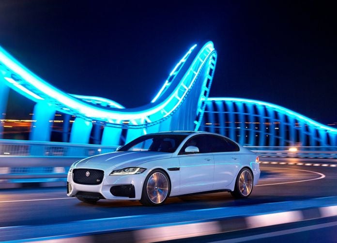 2016 Jaguar XF - фотография 30 из 232