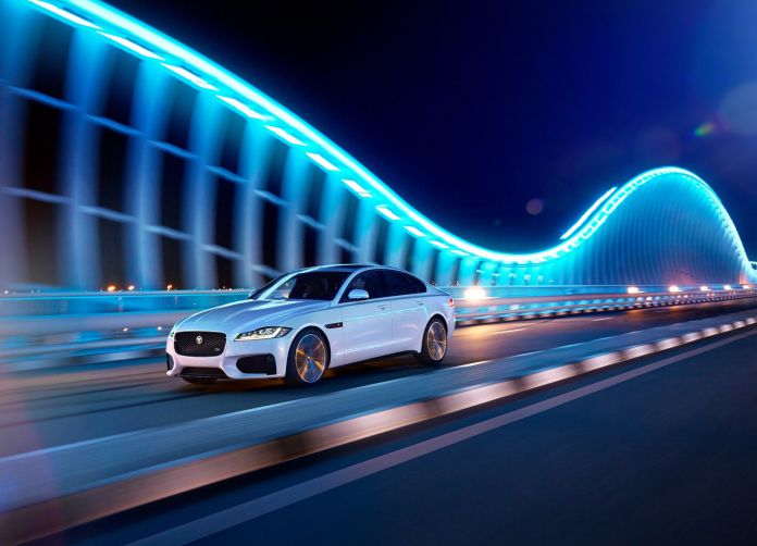 2016 Jaguar XF - фотография 32 из 232