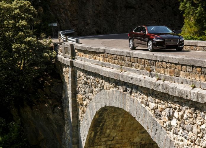 2016 Jaguar XF - фотография 40 из 232