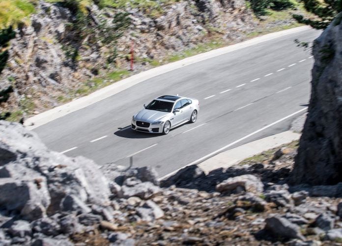 2016 Jaguar XF - фотография 82 из 232