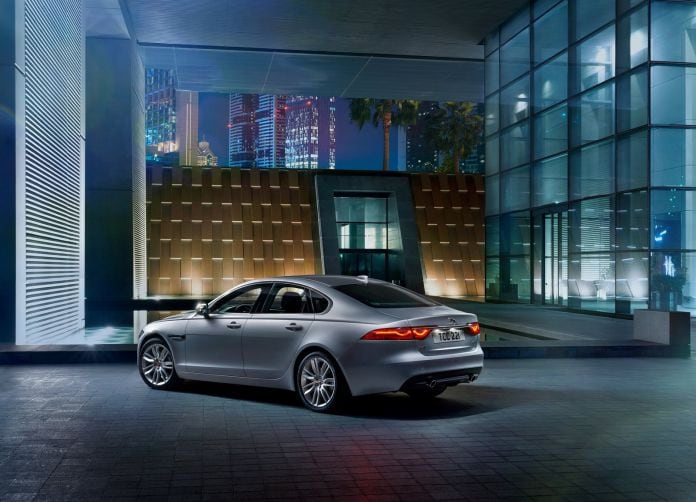 2016 Jaguar XF - фотография 91 из 232