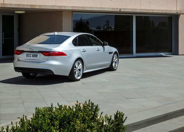 2016 Jaguar XF - фотография 95 из 232