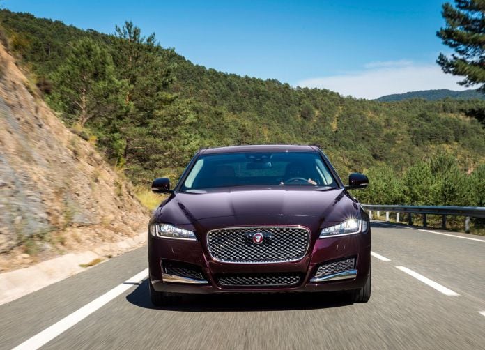 2016 Jaguar XF - фотография 125 из 232