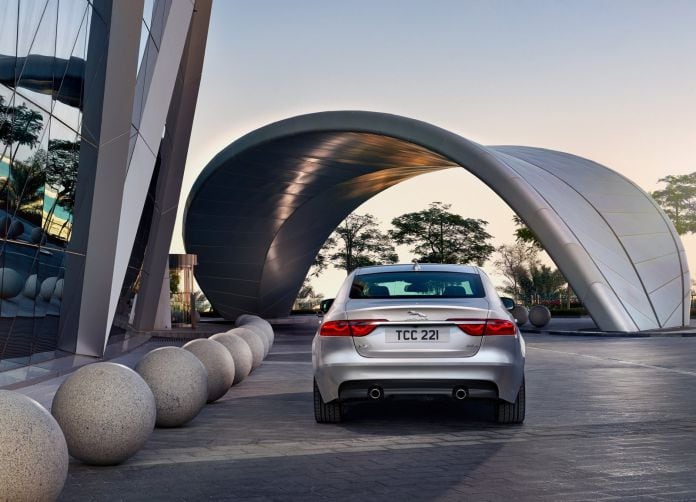 2016 Jaguar XF - фотография 131 из 232