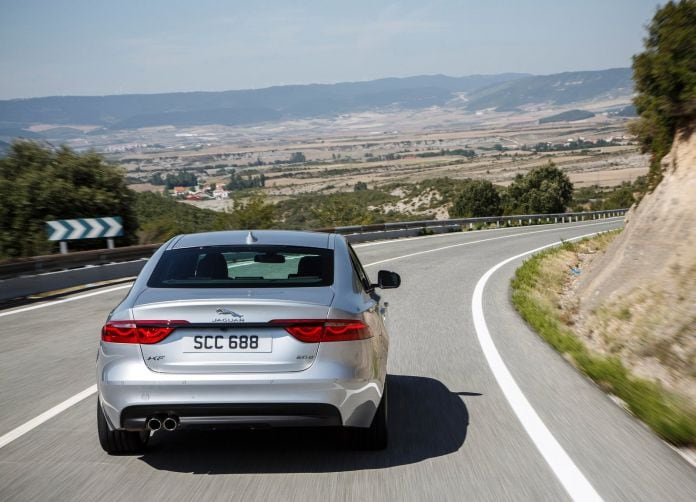 2016 Jaguar XF - фотография 134 из 232
